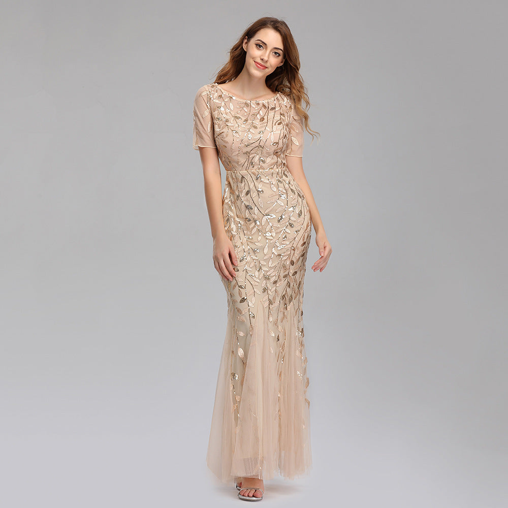Valenzora | Elegant evening dress in gold