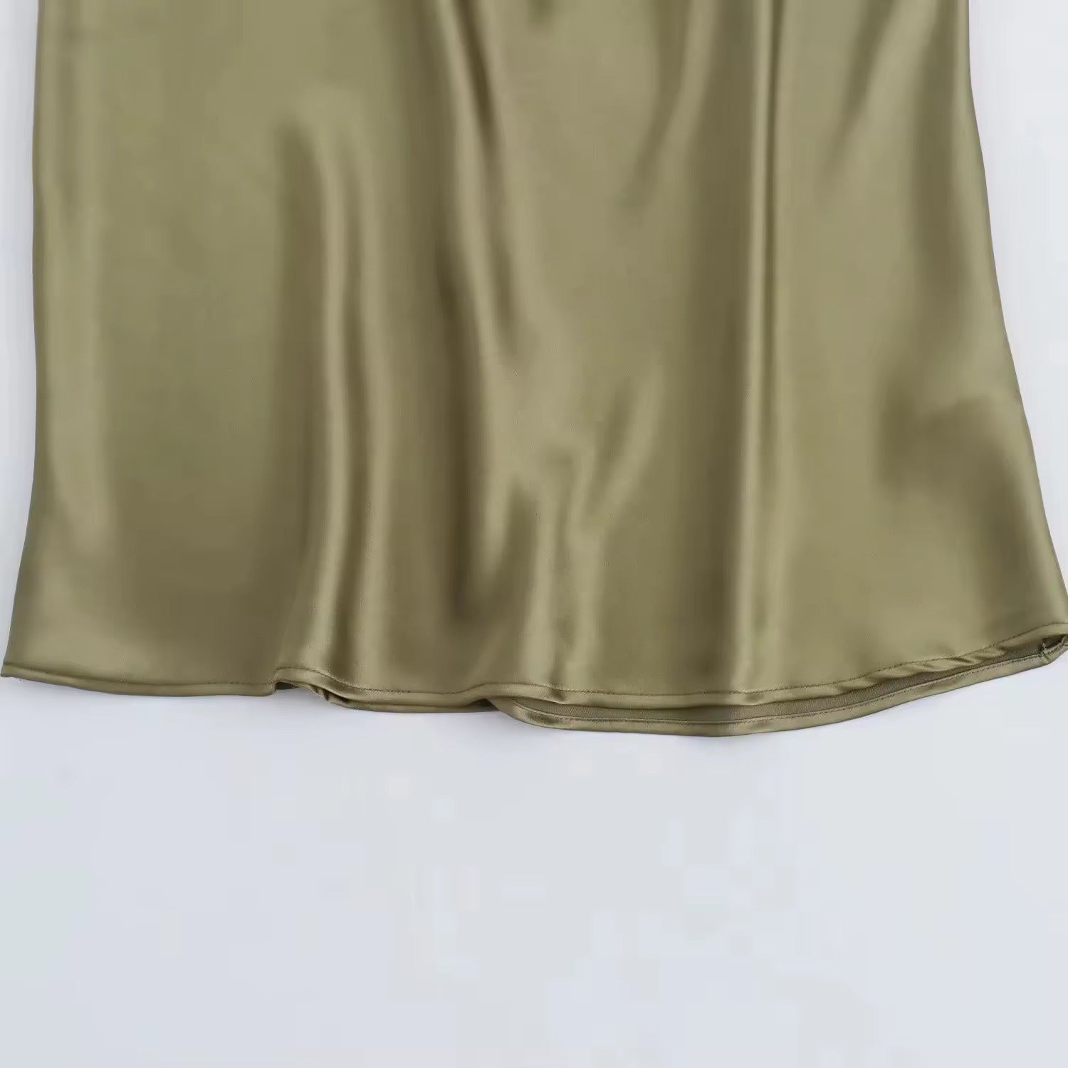 Valenzora | Satiniertes Maxikleid mit eleganter Drapierung