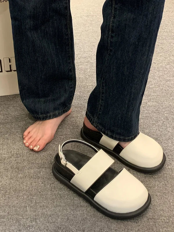 Sandals with a split toe