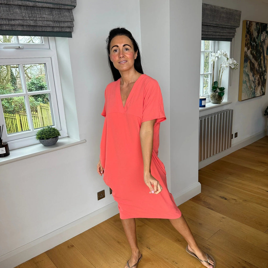 Kleid mit V-Ausschnitt | Unser Bestseller 2026