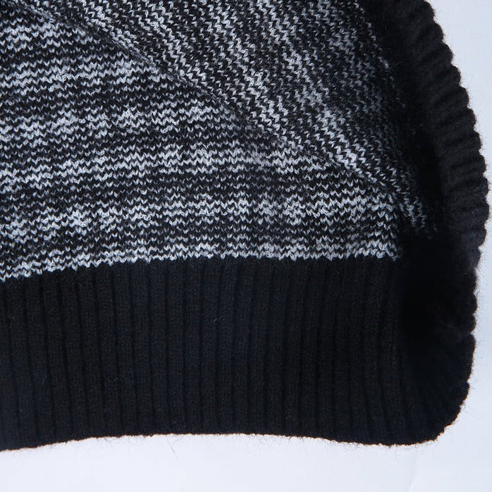 Valenzora | Elegant sweater with black and white checkered pattern