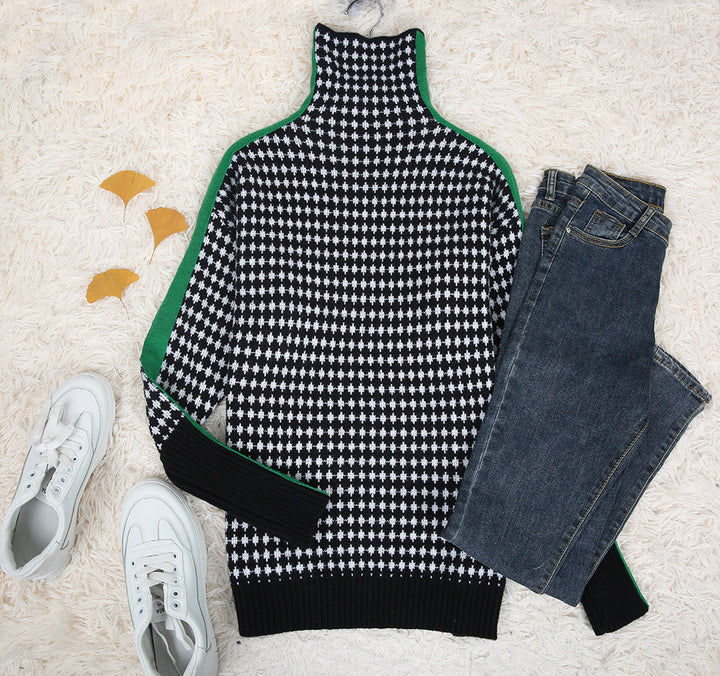 Valenzora | Elegant sweater with black and white checkered pattern