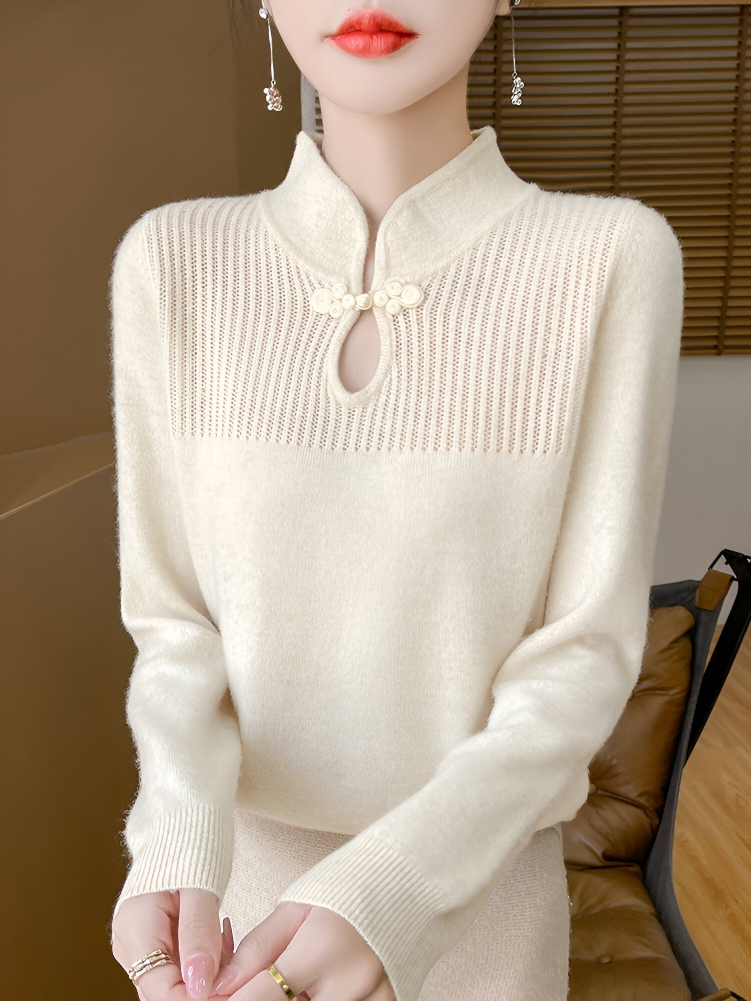 Valenzora | Elegant merino wool sweater in Chinese style