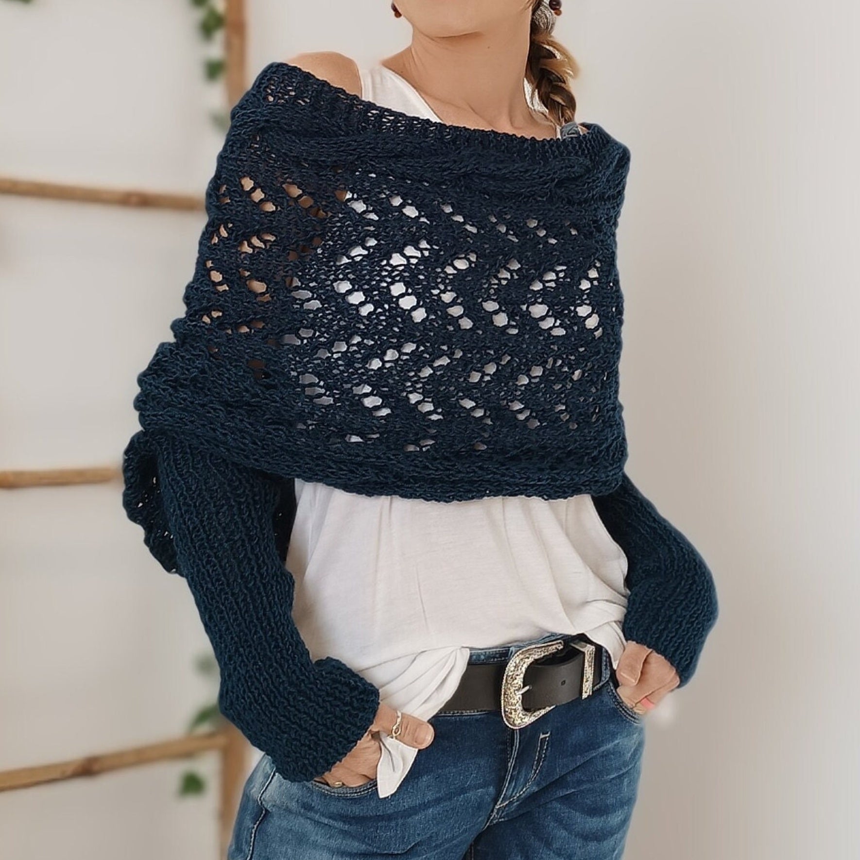 Valenzora | Versatile scarf with sleeves and braided pattern