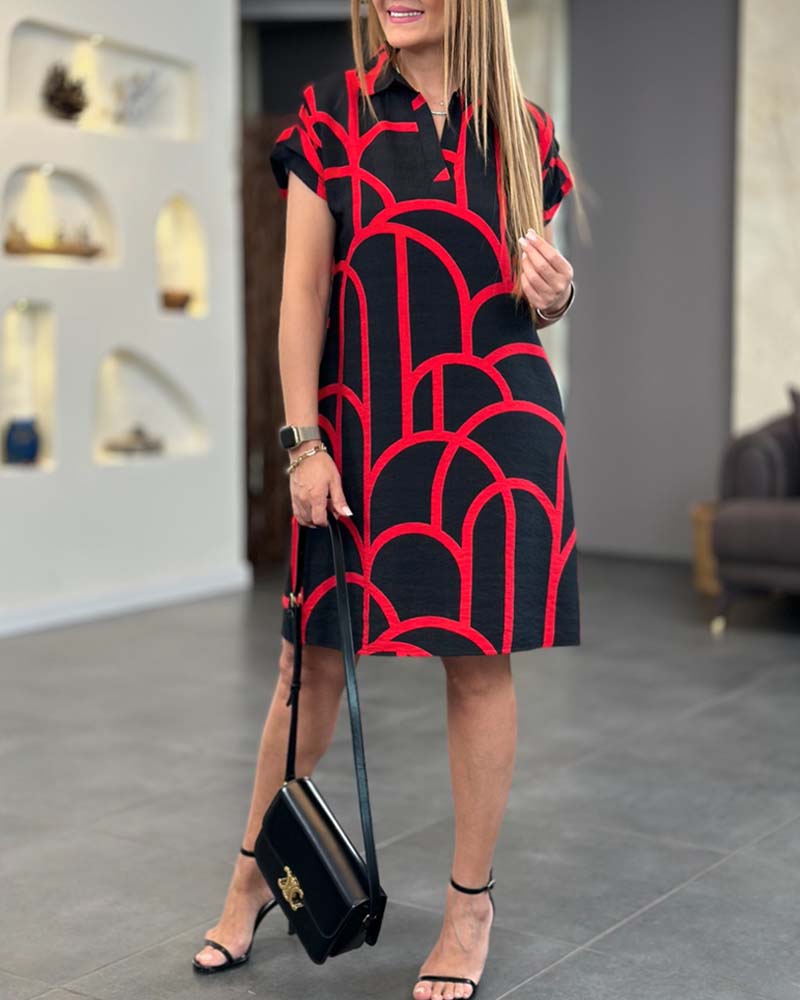 Kurzärmeliges Midikleid mit Reversdruck