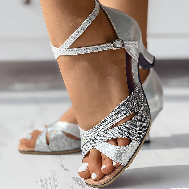 Valenzora | Elegant sequined sandals