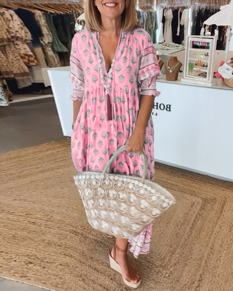 Valenzora | Casual printed dress with V-neck and half-length sleeves