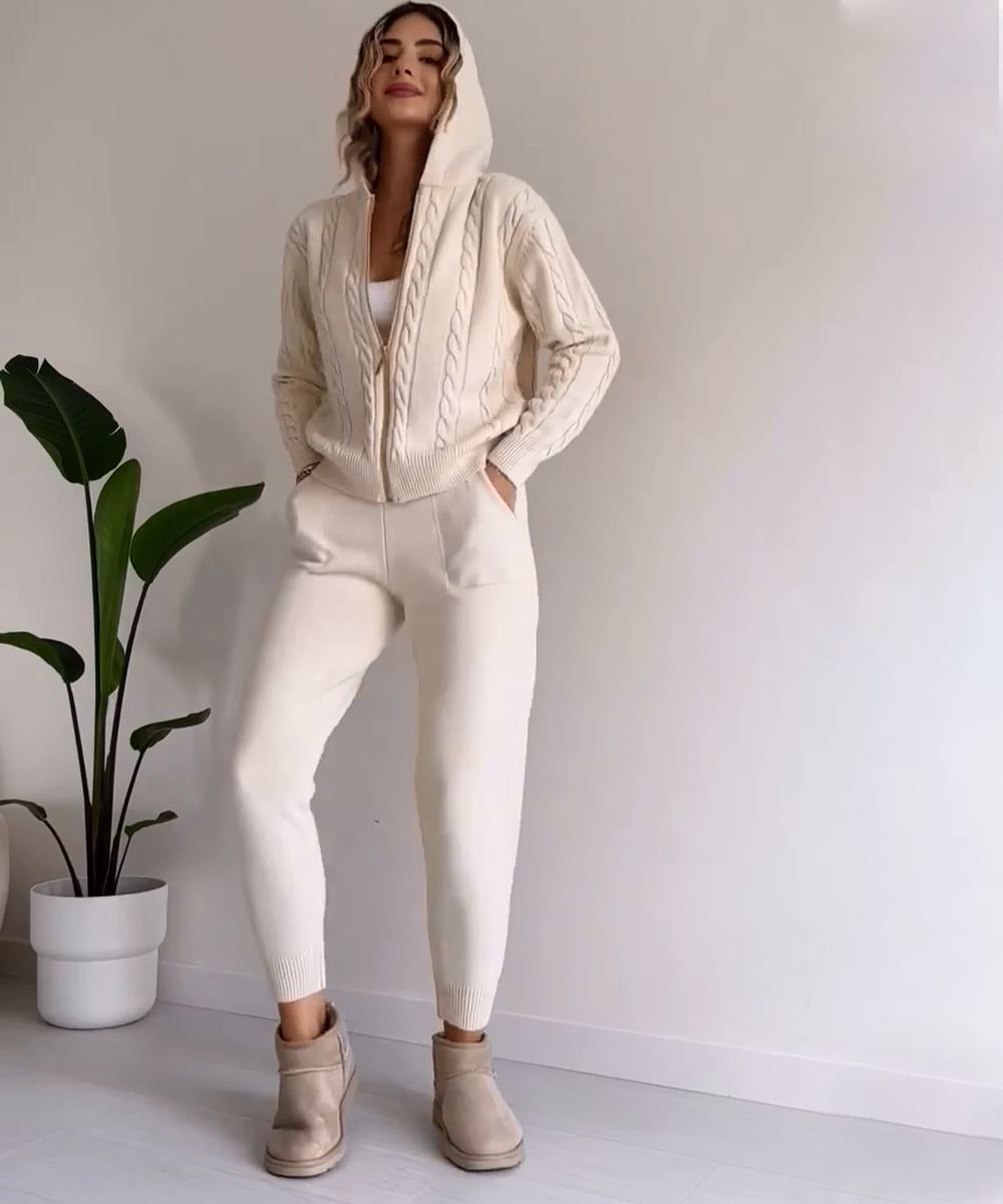 Valenzora | 3-piece knitted lounge set - trendy hoodie and jogging suit for women