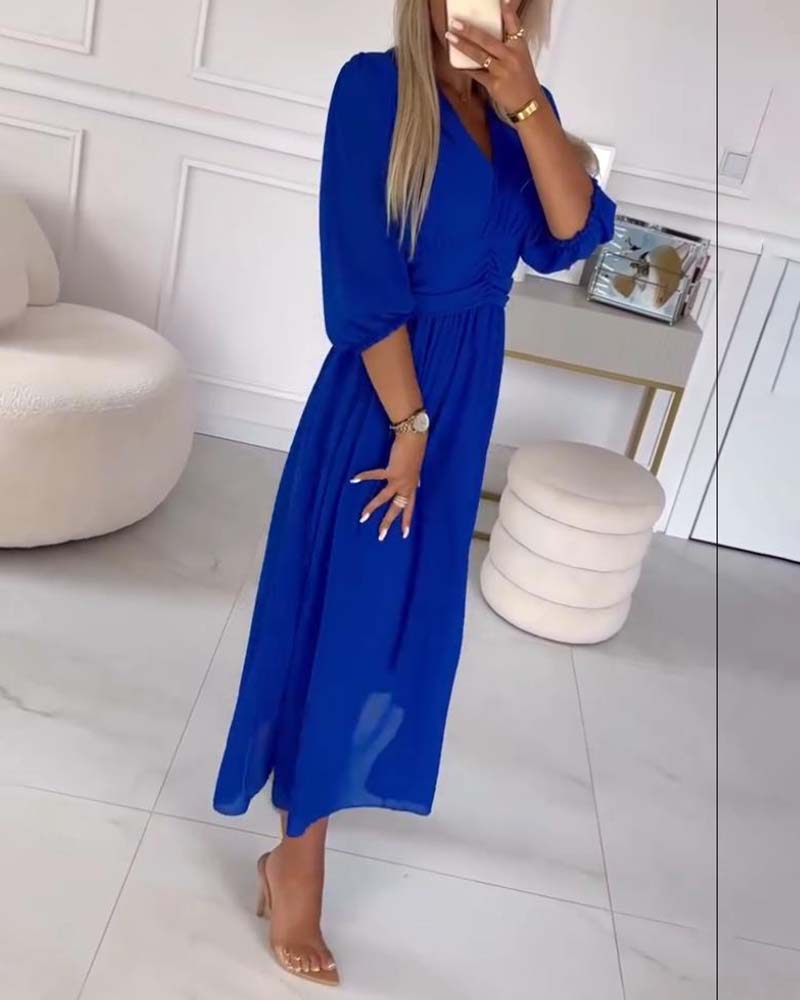 Valenzora | Solid-color fitted dress with V-neck