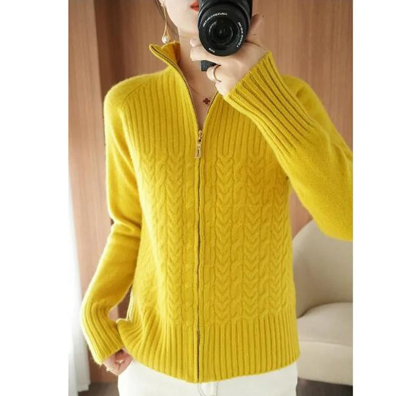 Valenzora | Damen Strickjacke mit Reißverschluss und Zopfstrickdetails