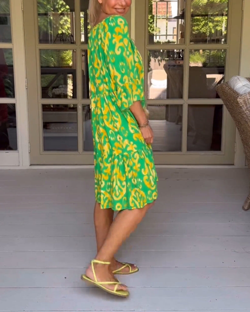 Valenzora | Loose-fitting, printed dress with bell sleeves