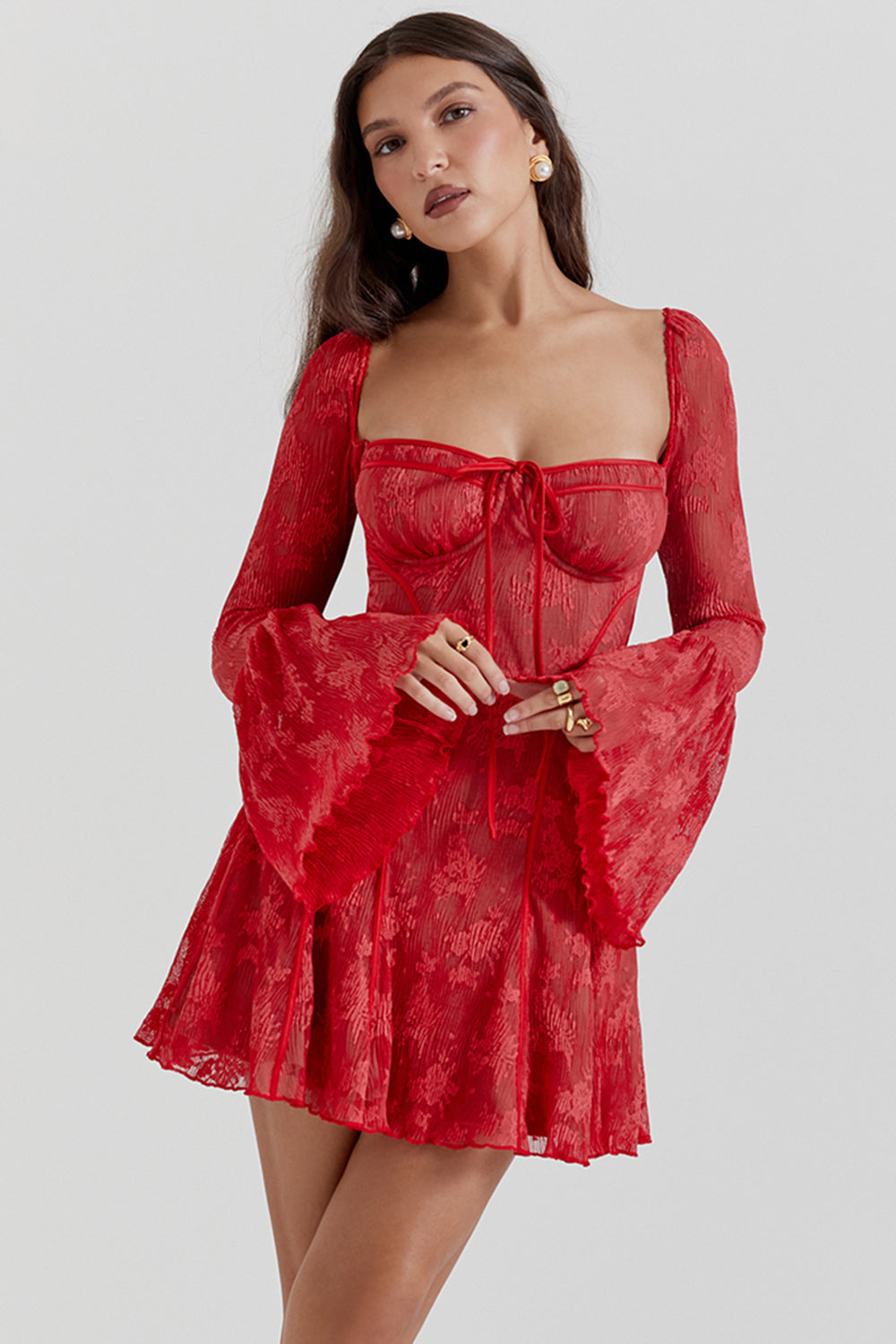 Sexy Mini-Cocktailkleid mit Korsettoberteil und langen Ärmeln – Partykleid und Abendkleid