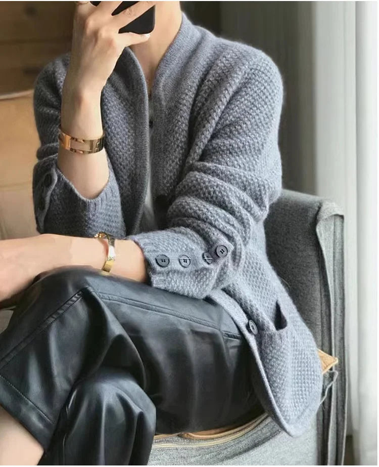 Valenzora | Knitted stand-up collar