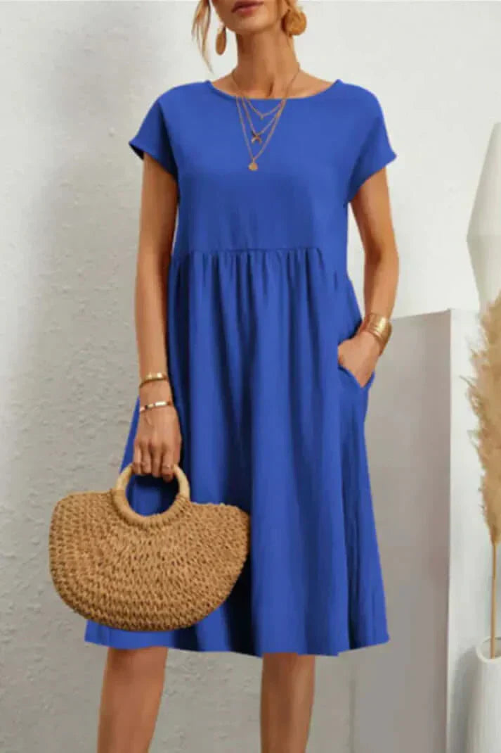 Valenzora | Plain, casual dress with short sleeves and a round neckline
