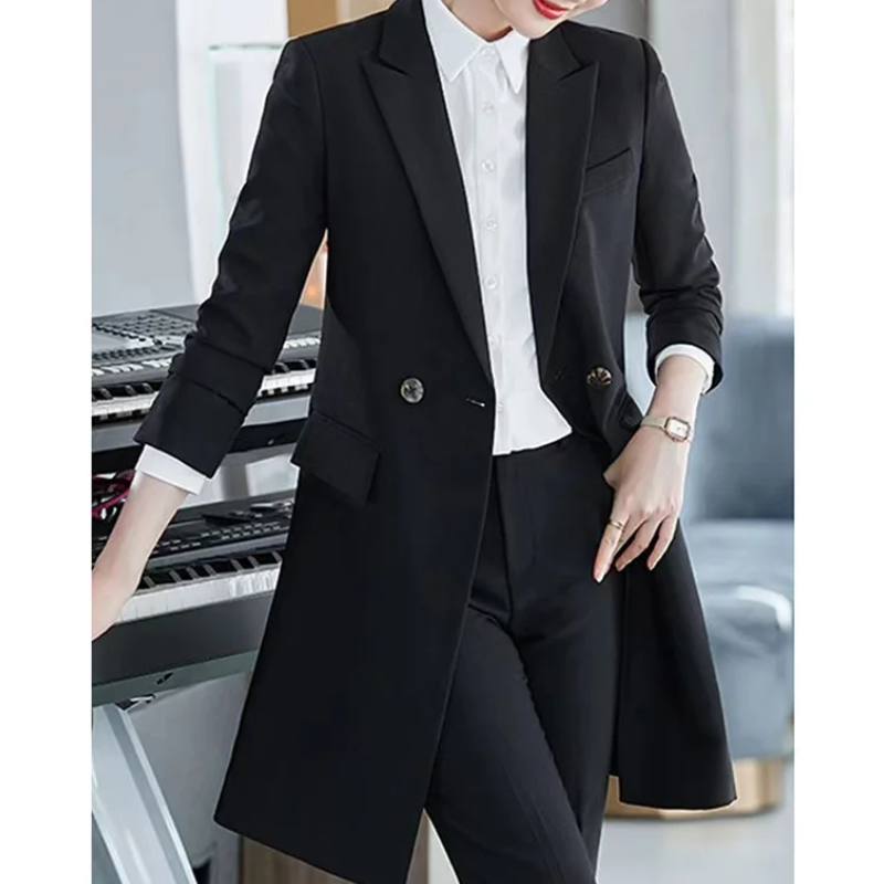 Valenzora | Elegant long women's blazer with flap pockets and lapel collar