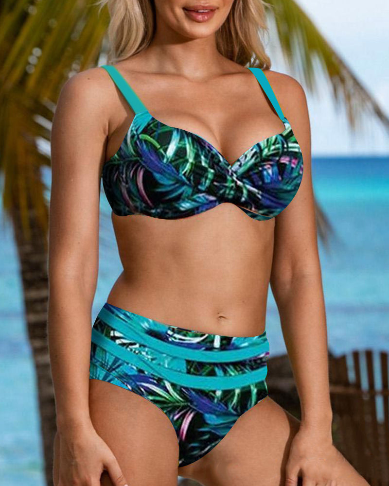 Valenzora | High-waisted bikini with leaf print