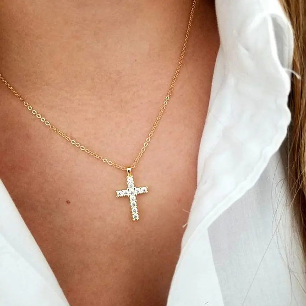 Valenzora | Halskette mit geprägtem Kreuz-Anhänger für Damen
