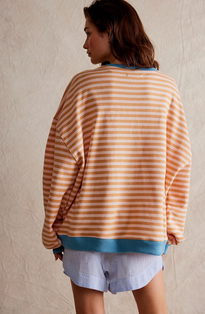 Valenzora | Oversized sweater with colorful stripes