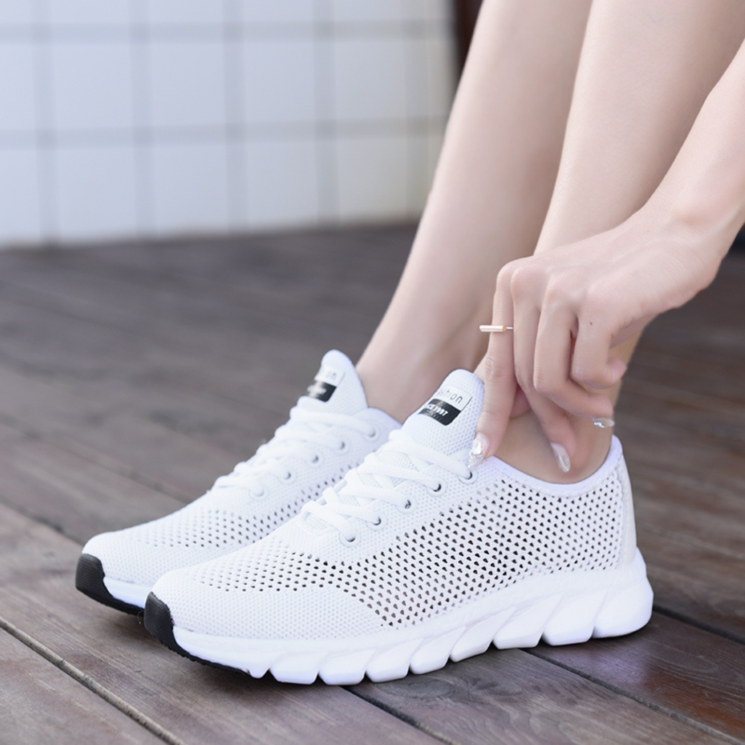 Valenzora | Active - Lightweight women's sports shoes with extra support