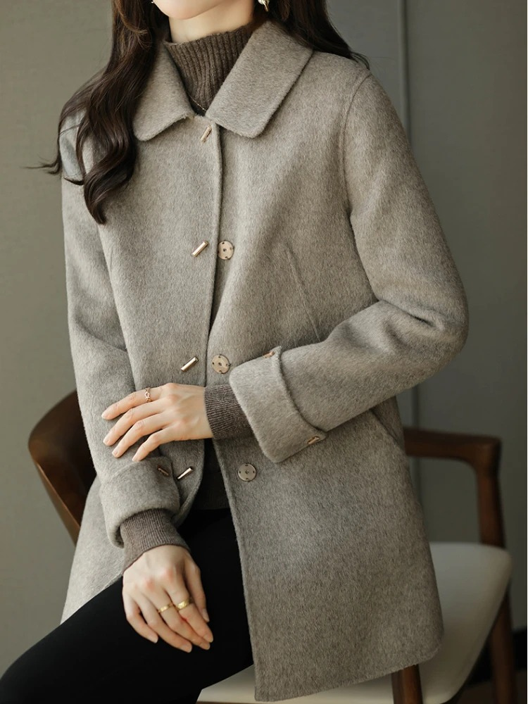 Valenzora | Classic trench coat with peak collar