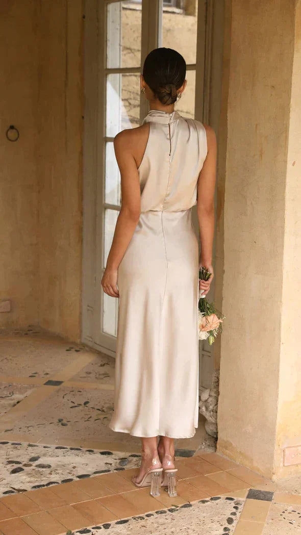Valenzora | Elegantes Brautjungfernkleid mit langem Neckholder aus Satin
