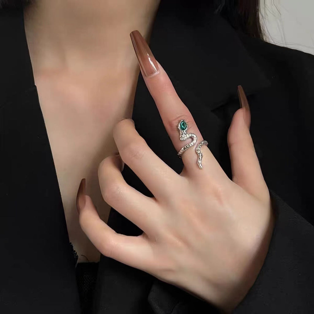 Valenzora | Adjustable snake ring made of cubic zirconia
