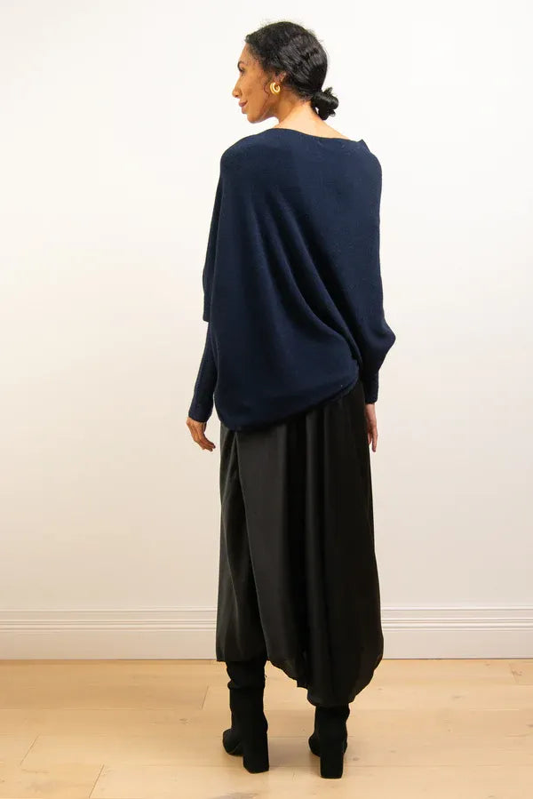 Valenzora | Asymmetrischer Damenpullover mit eleganter Drapierung
