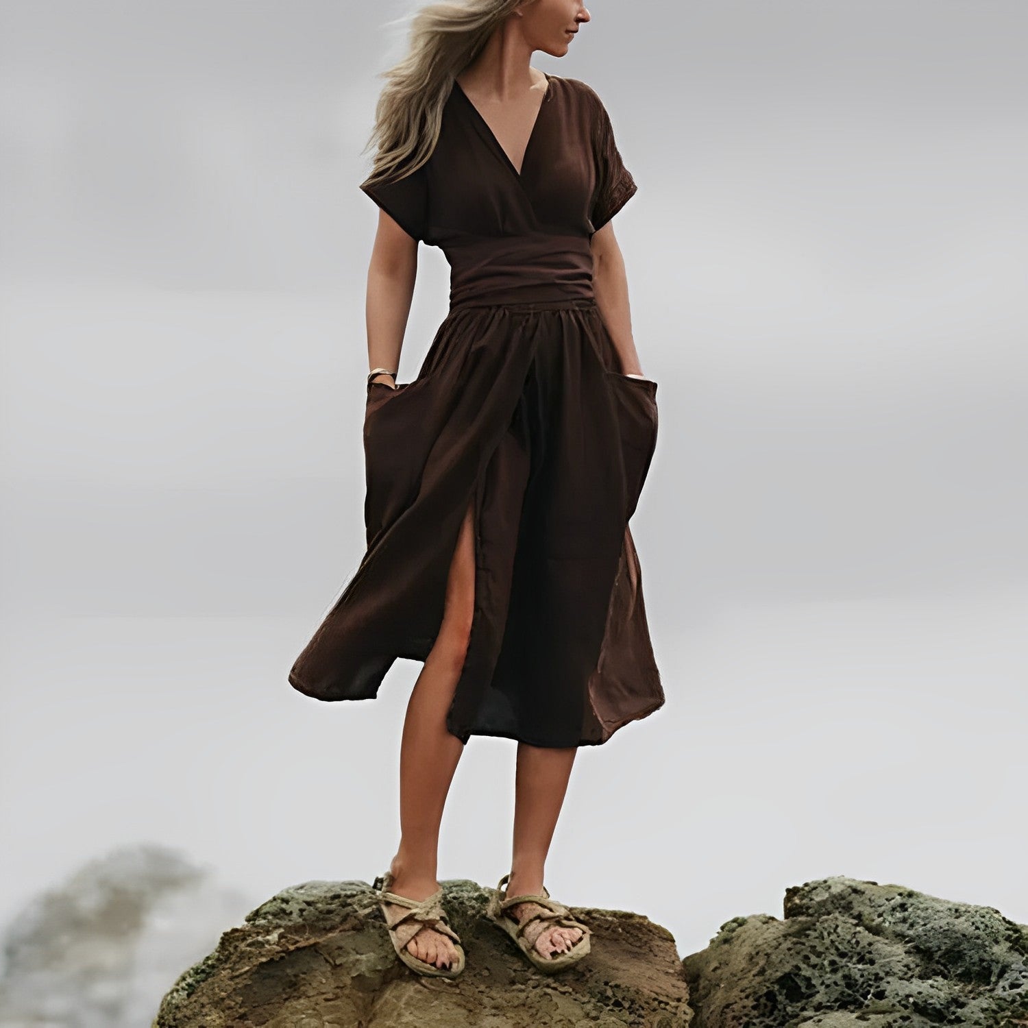 Valenzora - Knit dress with lacing and pockets