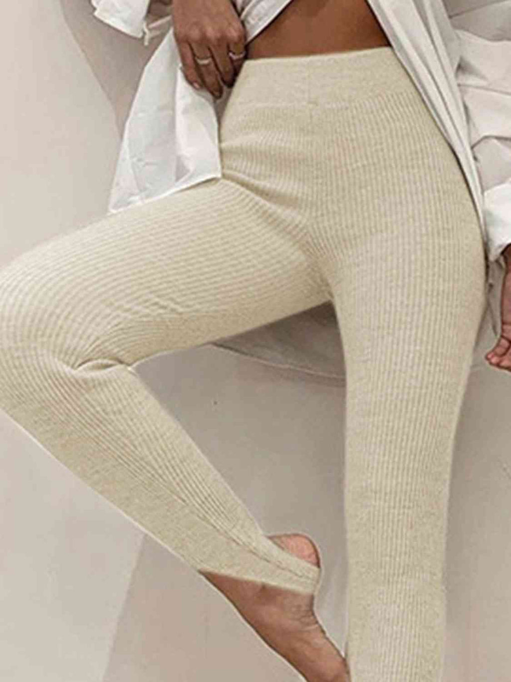 Valenzora | Ribbed Mid-Waist Leggings