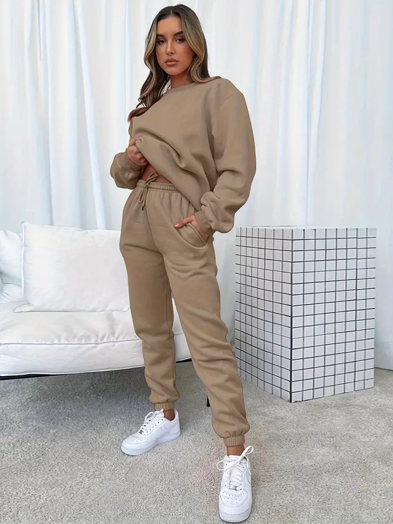 Valenzora Jogging Suit | Casual soft 2-piece women's suit with sweater and matching trousers