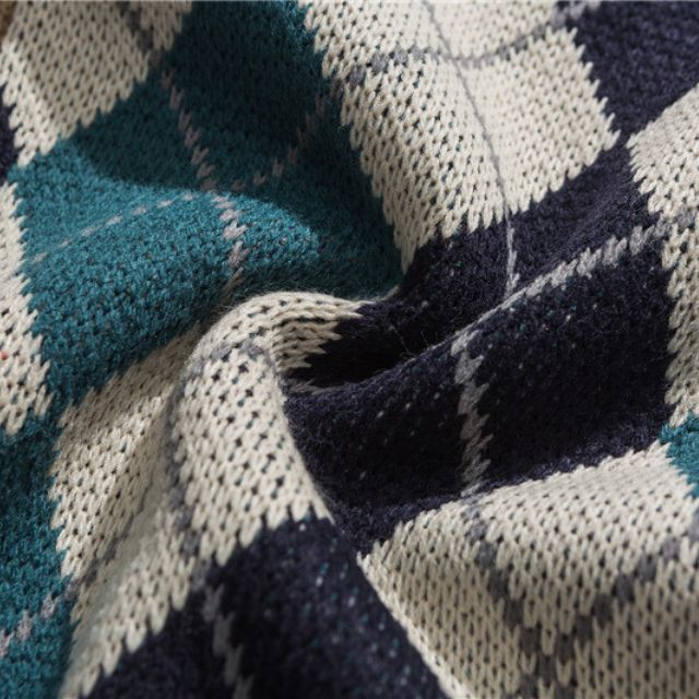 Block knitted vest with diamond pattern