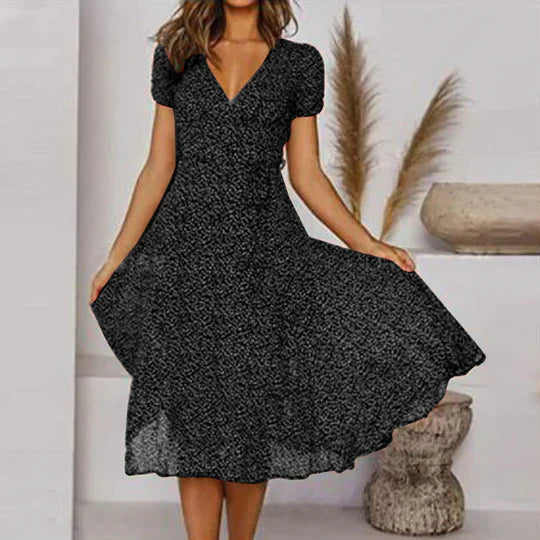 Valenzora | A-line dress with V-neck and flowing hem