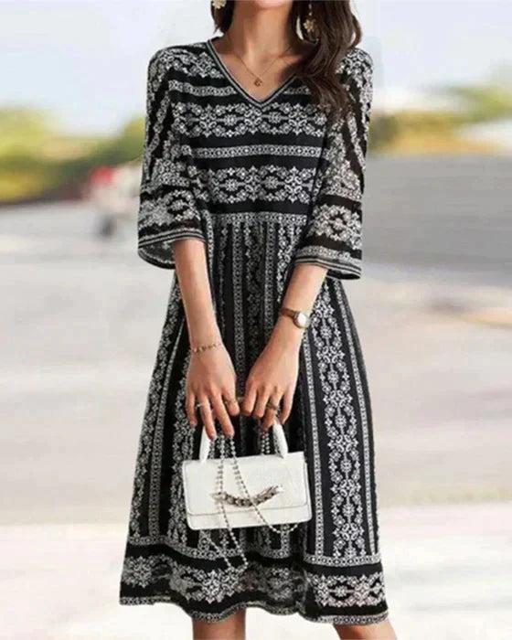 Valenzora | Printed midi dress with V-neck
