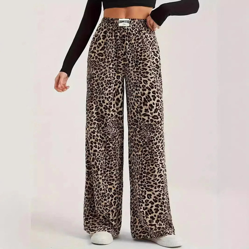 Valenzora | High-waisted, casual straight trousers with leopard print