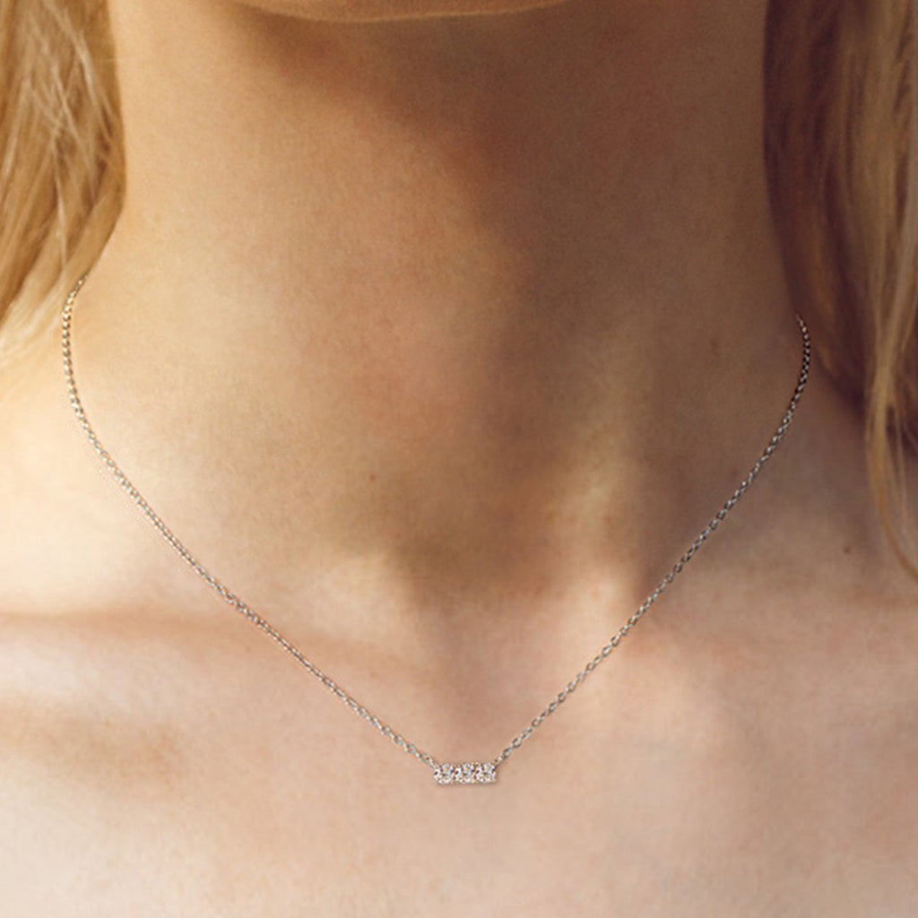 Valenzora | 925 Sterling Silver Inlaid Moissanite Bar Necklace