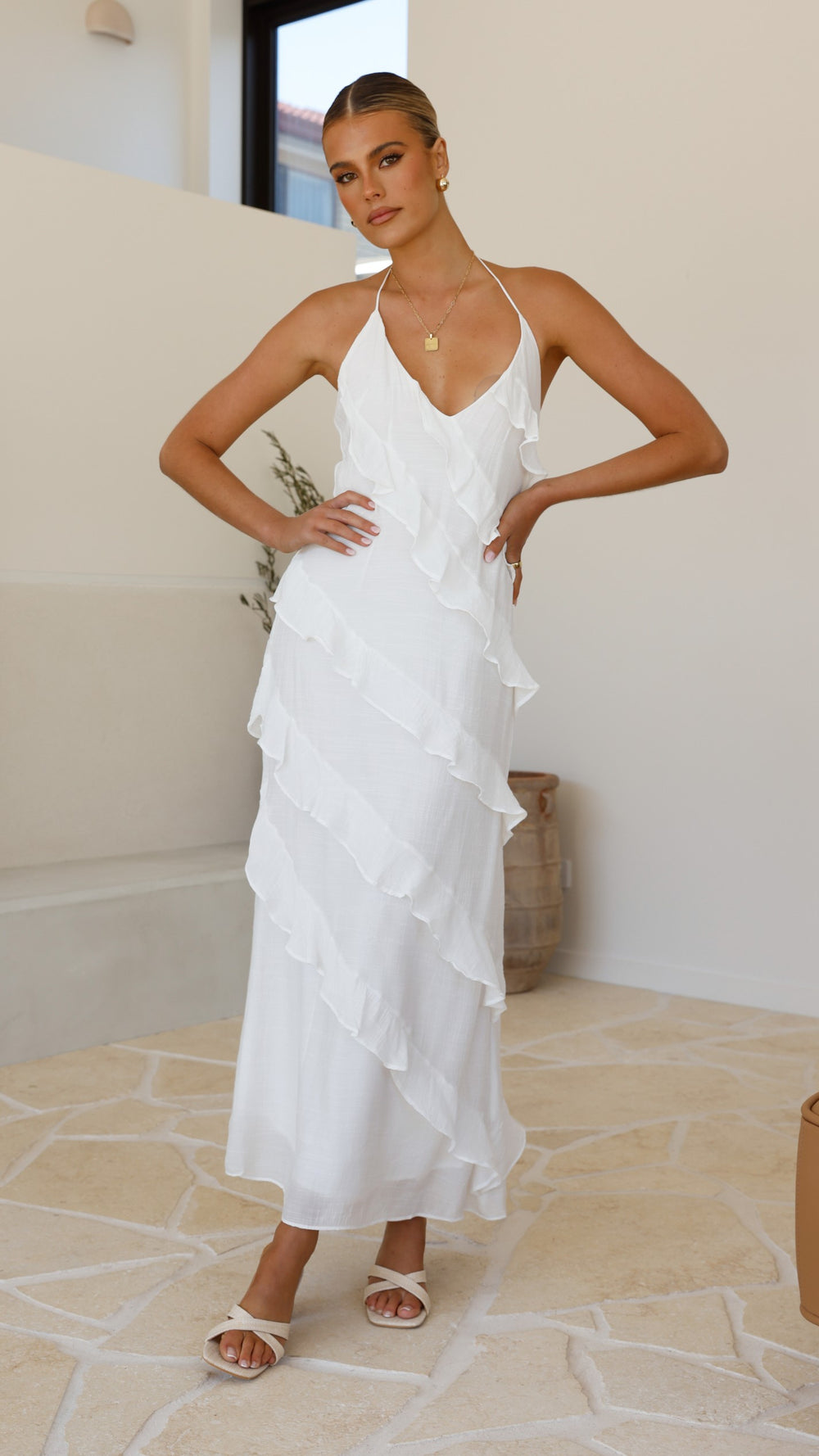 Valenzora | Kleid mit verspielten Rüschen