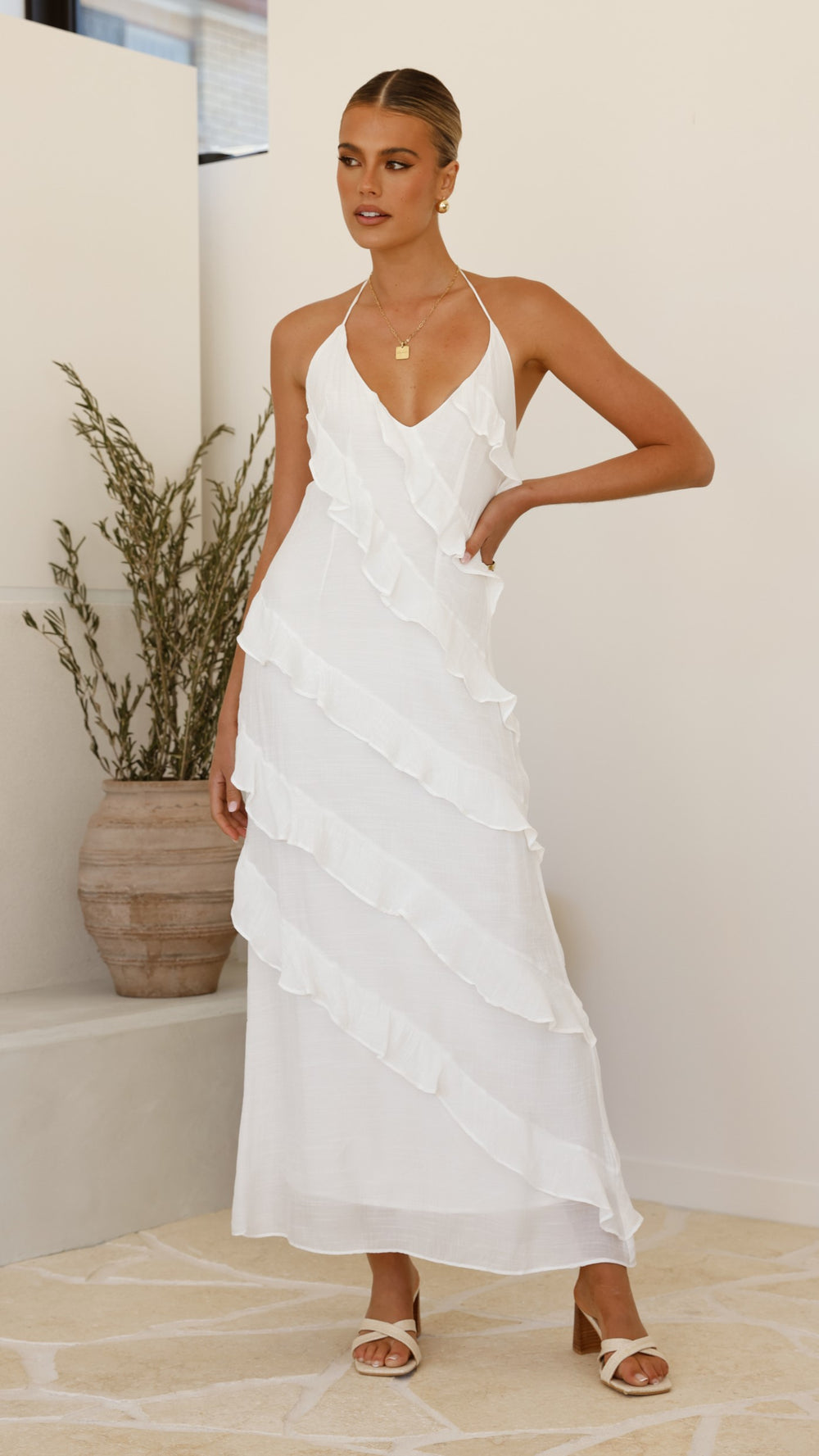 Valenzora | Kleid mit verspielten Rüschen