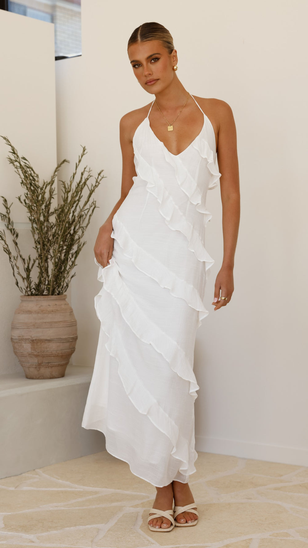 Valenzora | Kleid mit verspielten Rüschen