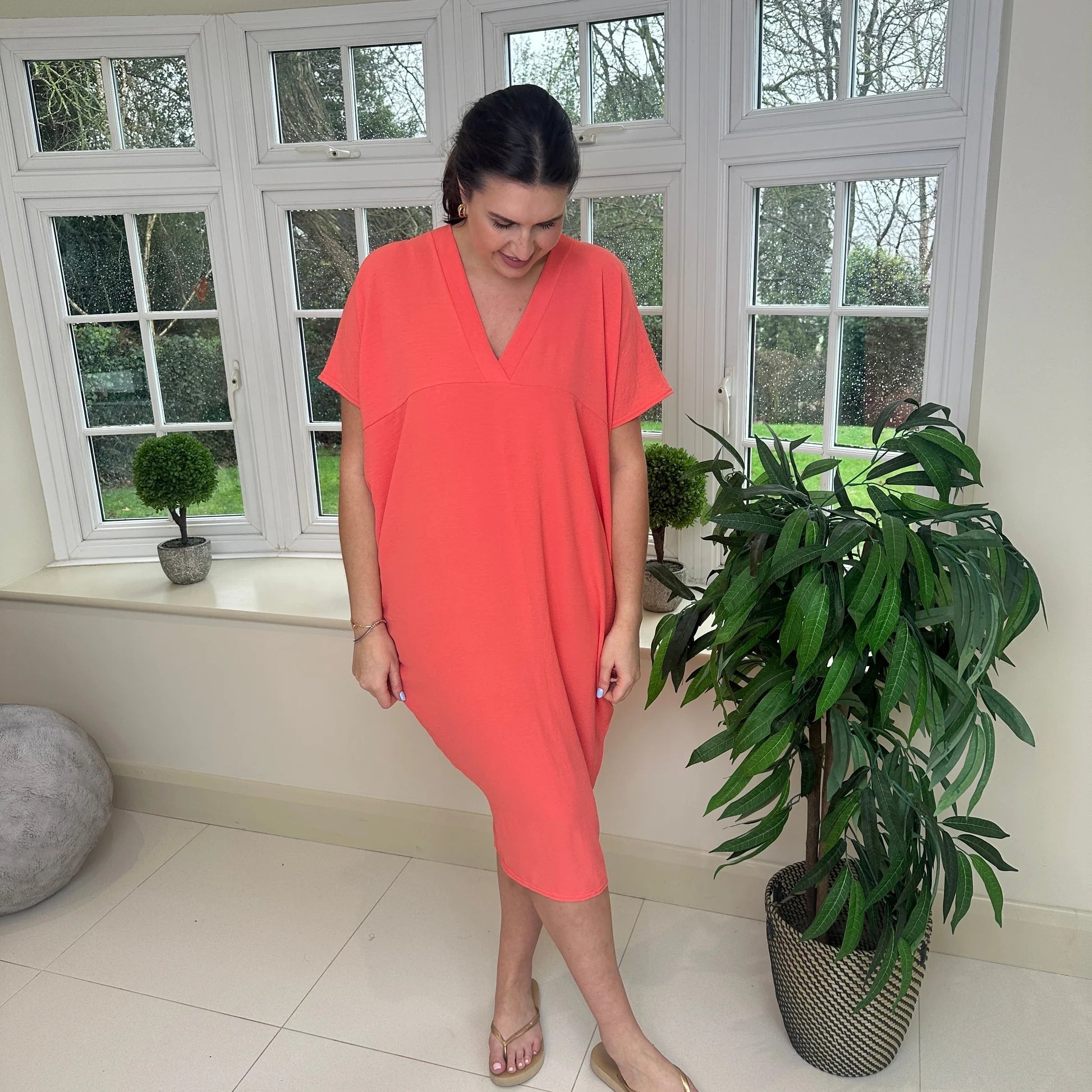 Kleid mit V-Ausschnitt | Unser Bestseller 2026