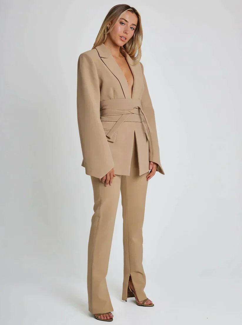 Krizza™ - Blazer with belt