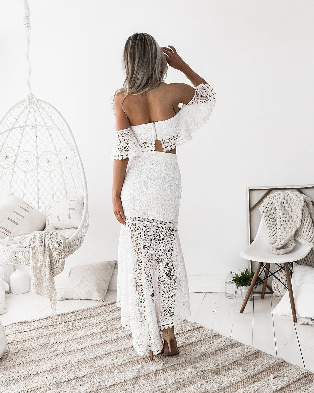 Valenzora | Lace Off-Shoulder Crop Top High Low Skirt 2-Piece Set
