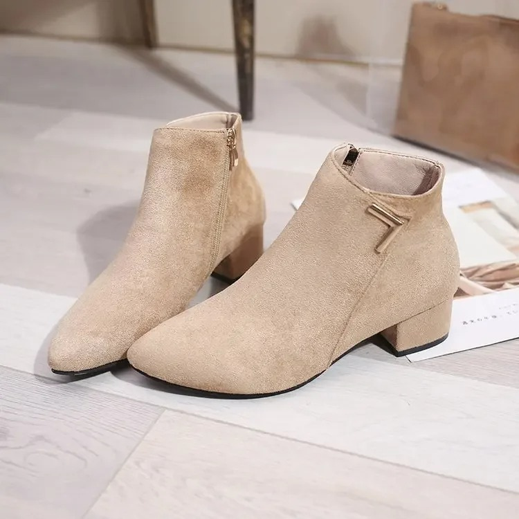 Valenzora | Stiefeletten mit spitzer Zehenpartie und seitlichem Reißverschluss, Damen-Stiefeletten