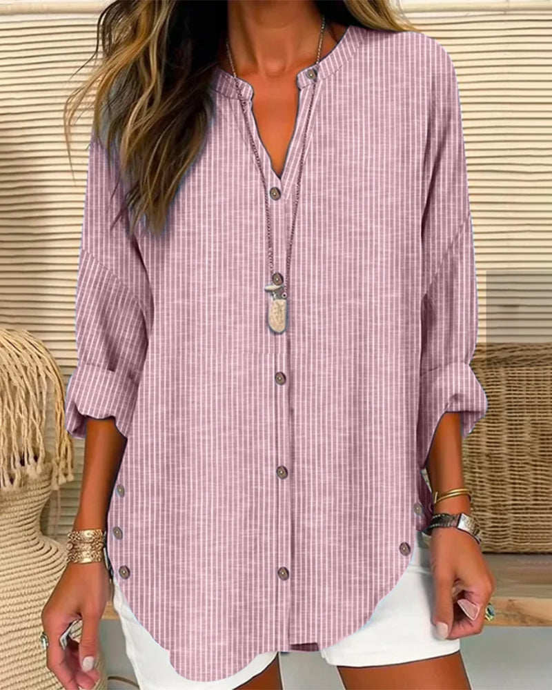 Top with striped pattern and V-neck