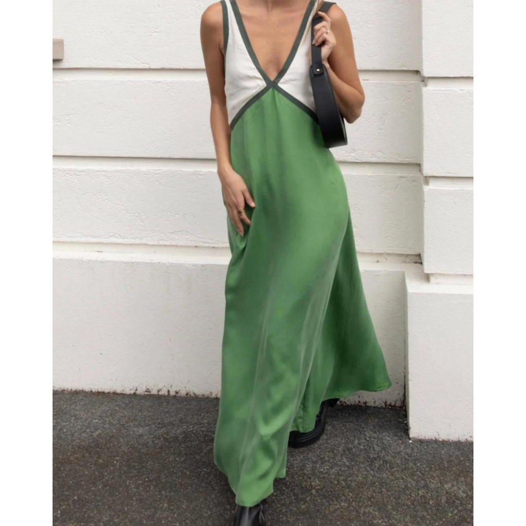 Marissa™ | Chic V-neck dress