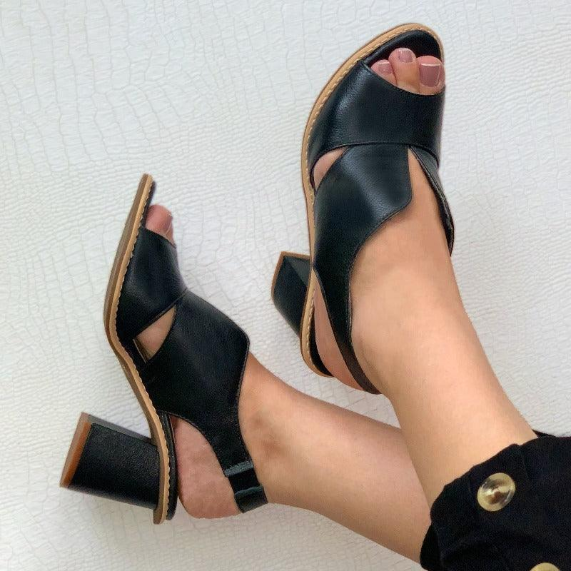 Valenzora | Unrivaled durability and timeless elegance in women's sandals made of genuine leather