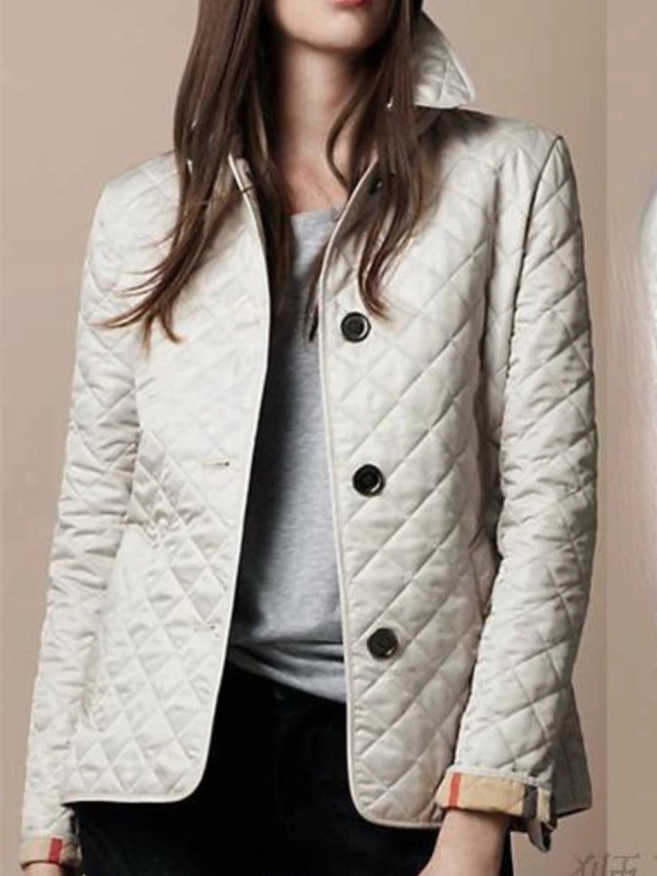 Valenzora | Short quilted women's jacket with buttons and collar, elegant