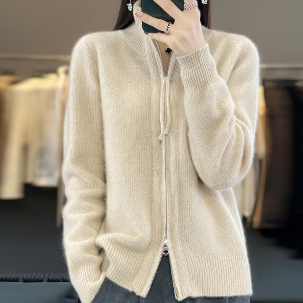 Valenzora | Elegant and comfortable zip-up cardigan