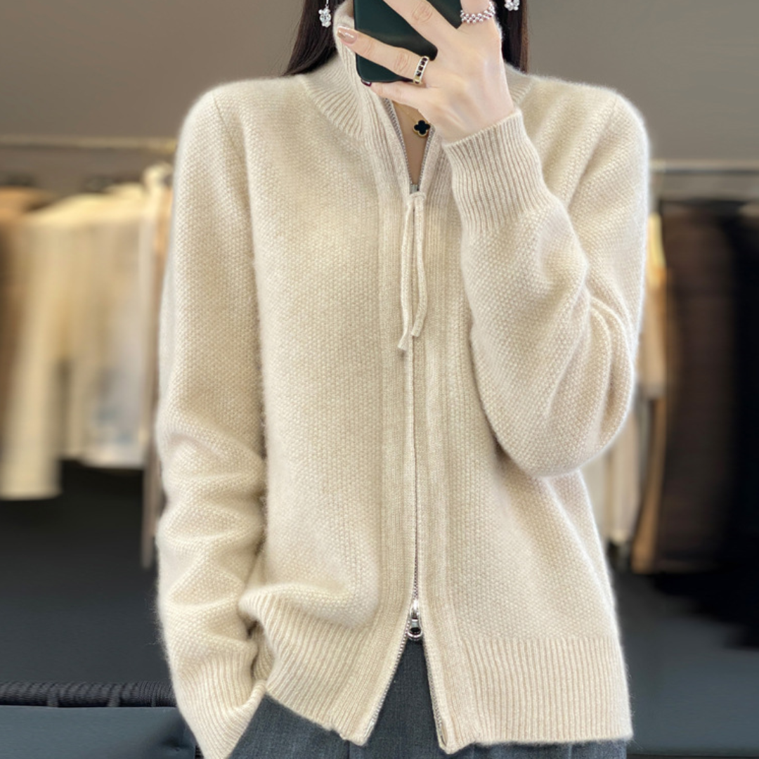 Valenzora | Elegant and comfortable zip-up cardigan