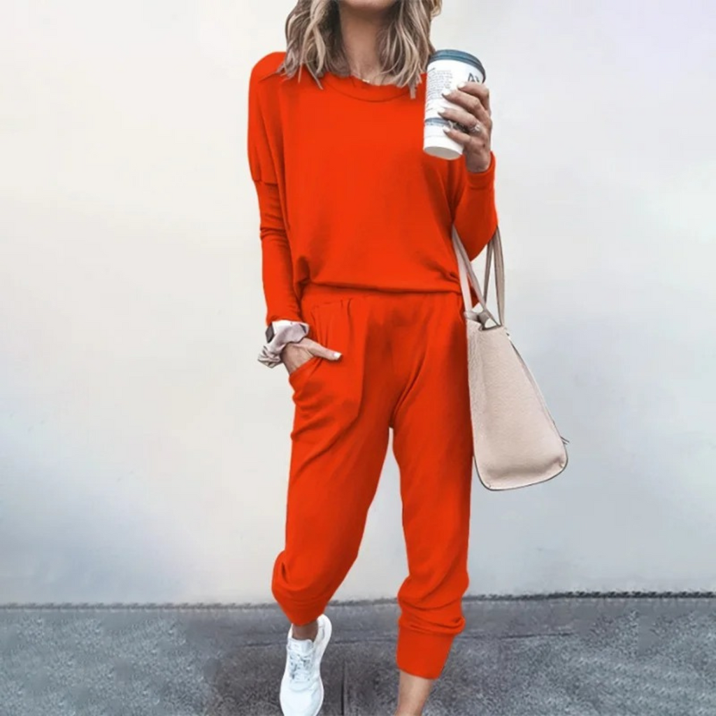 Valenzora | Wide and Wonderfully Comfortable Women's Tracksuit