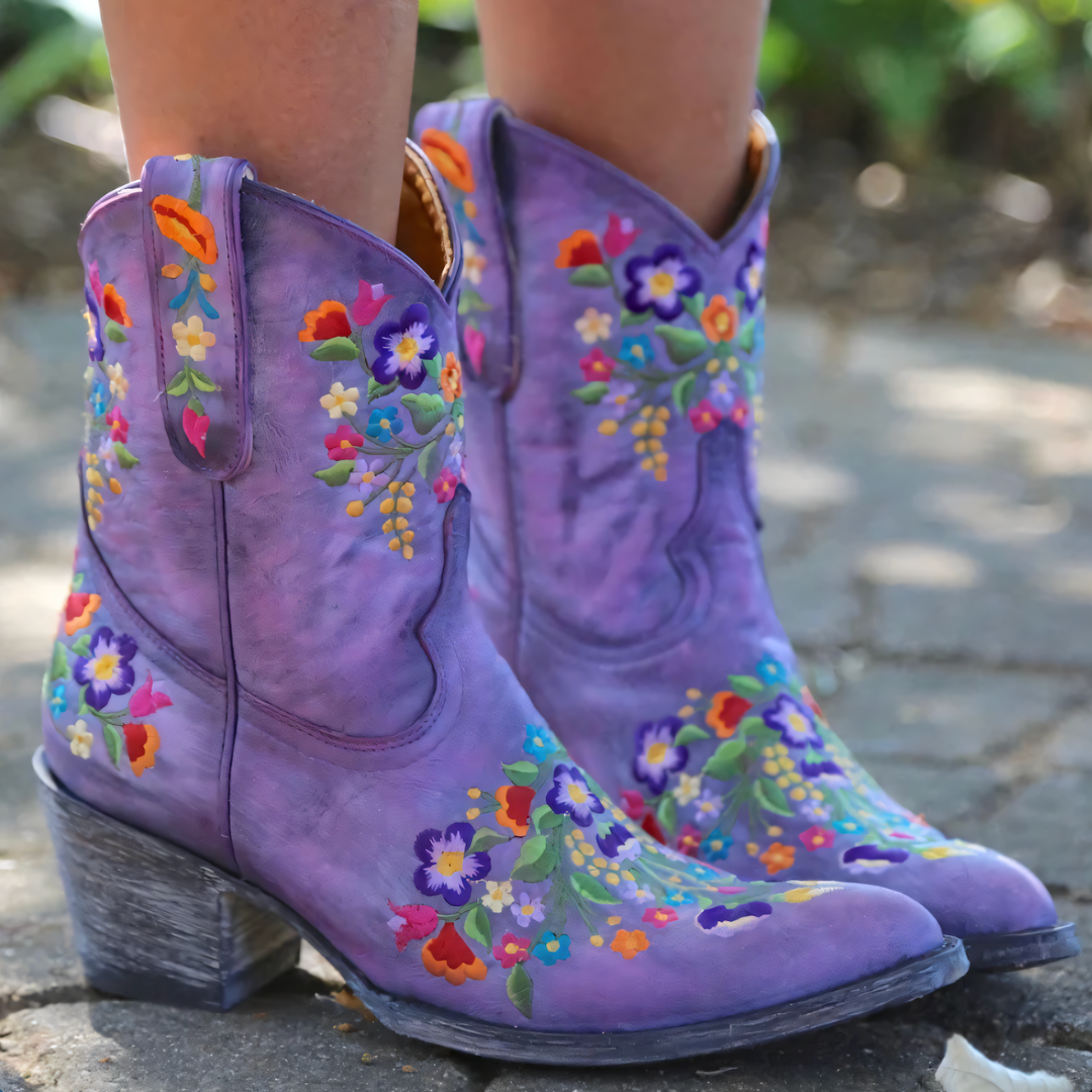 Valenzora | Weatherproof vintage cowgirl boots